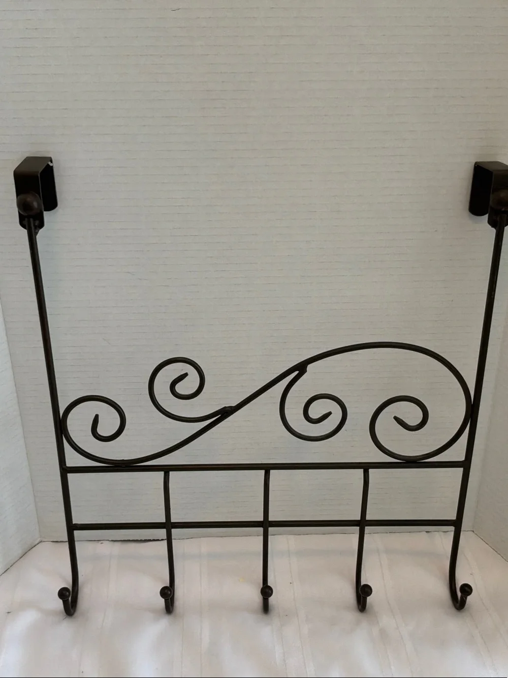 Decorative brown Metal Wall Hook Rack over the door rack with Scroll Design
